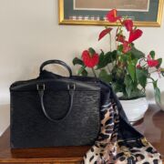 Sac à main Louis Vuitton modèle Riviera en cuir épi noir